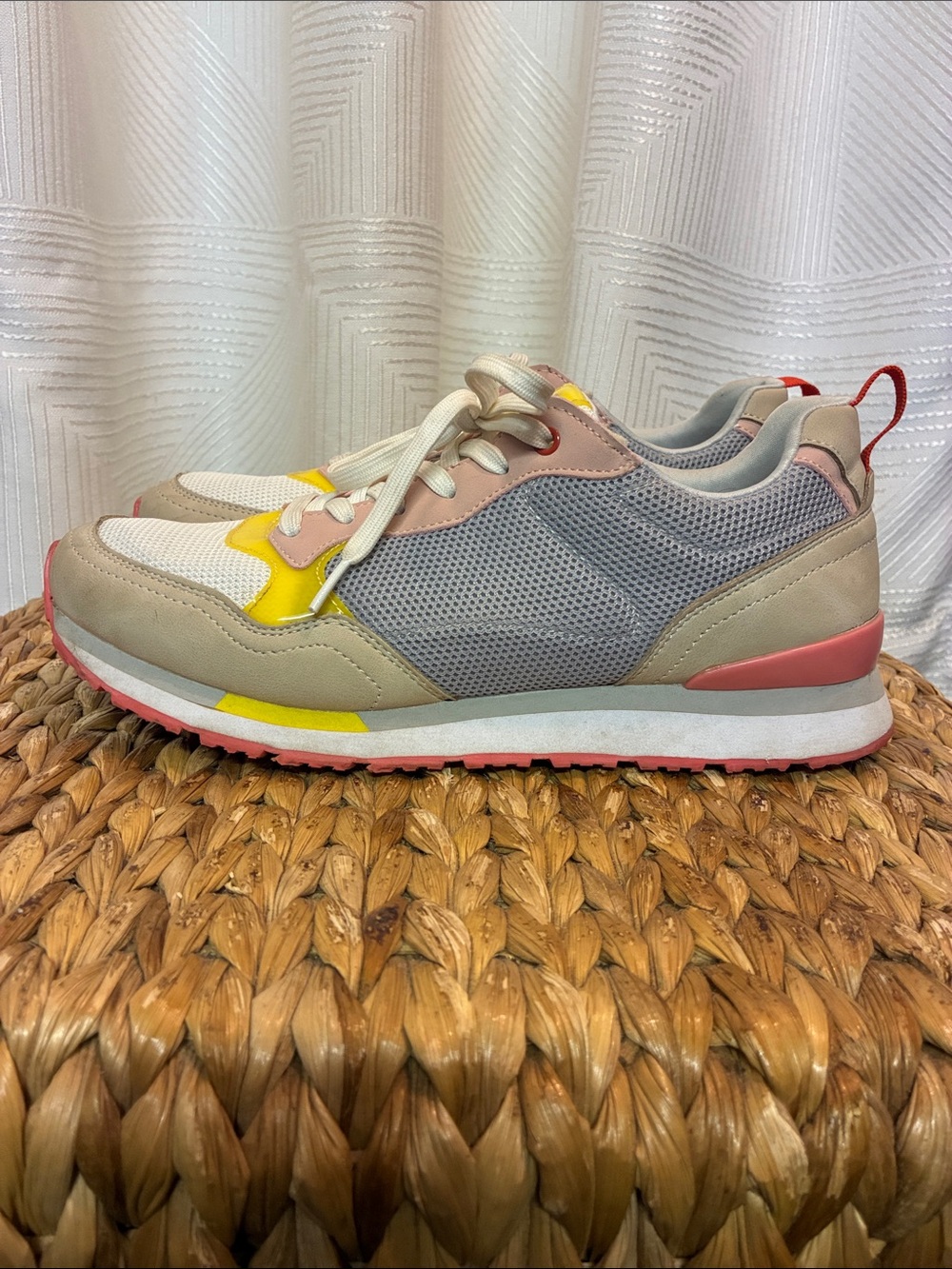 Women’s Casual Mesh Lace-Up Sneakers in Gray, Beige & Pink